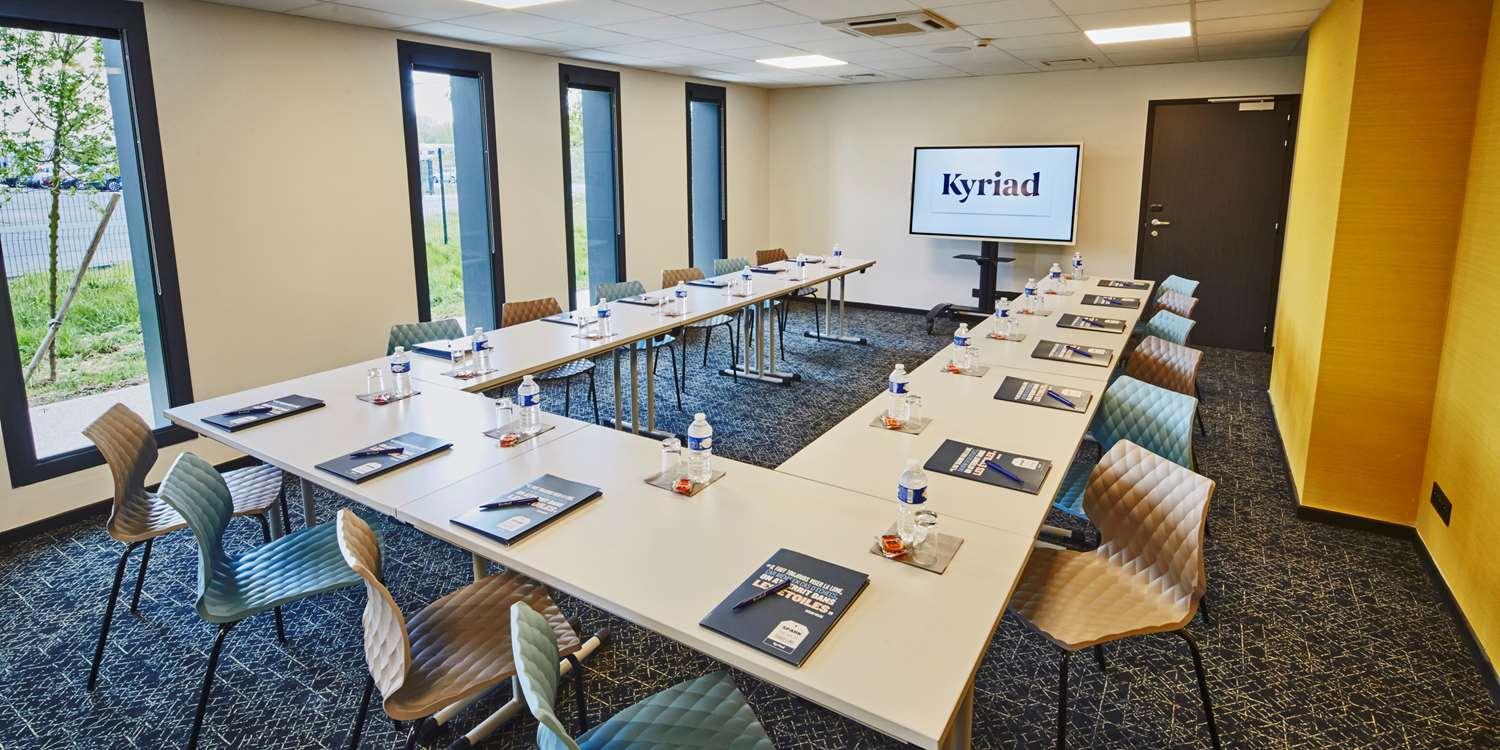 Kyriad - Senart Combs-la-Ville
